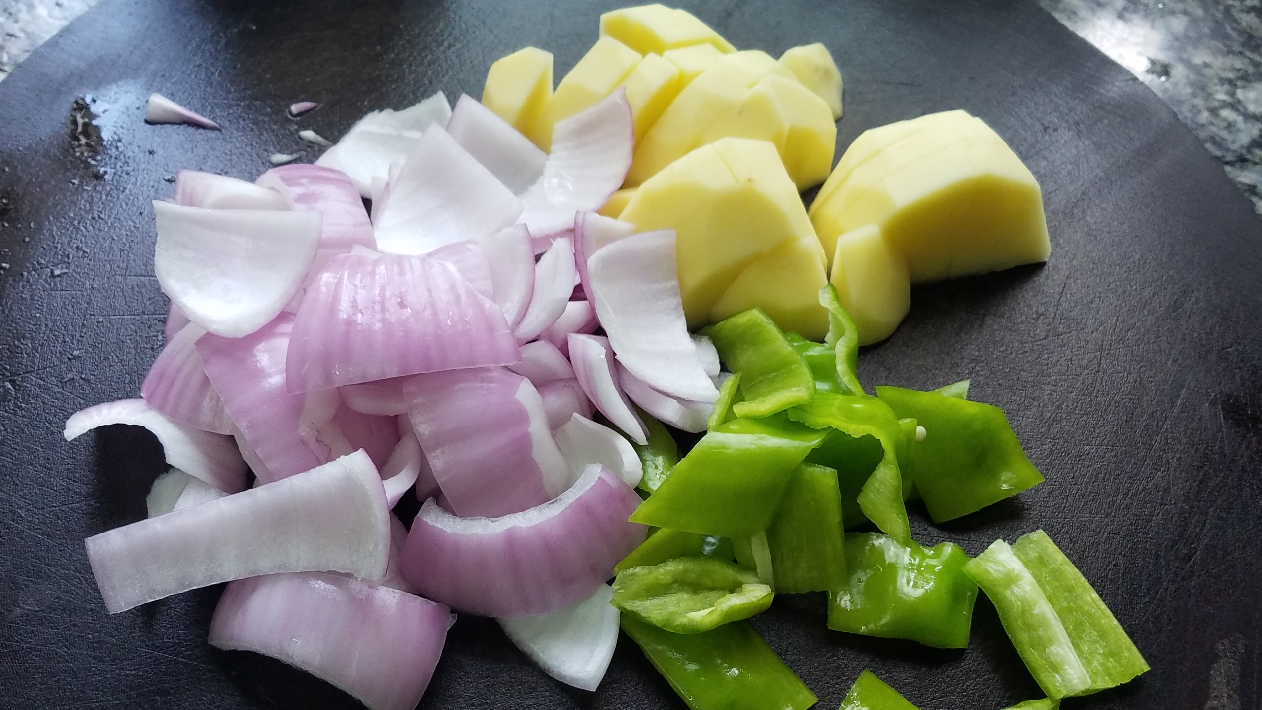 鸡腿炒洋葱的做法简单又好吃,鸡腿洋葱土豆的做法大全家常