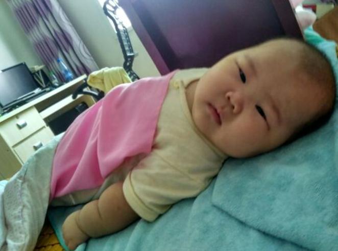 三月宝宝攒肚子但是屁多,三月宝宝攒肚和便秘区别