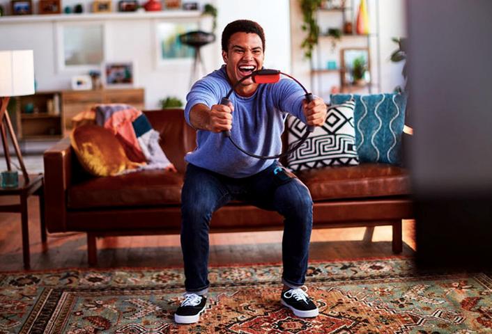 00后给父母买年货被嫌弃,95后买年货