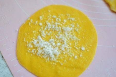 南瓜豆馅千层饼的家常做法,南瓜香掉牙夹心千层饼教程