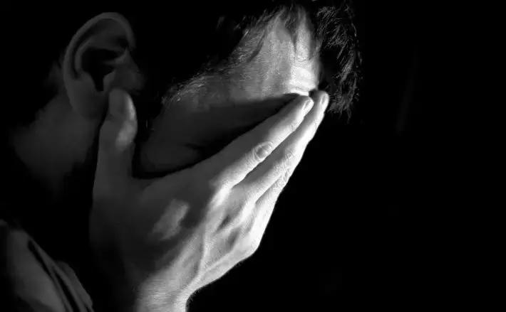 4s店销售感动客户真实案例,汽车销售员感人视频