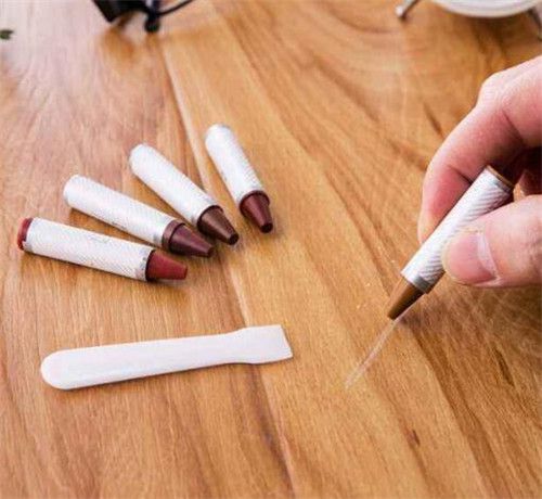 木地板有划痕抛光打蜡能处理吗,浅色木地板上的黑色划痕怎么处理