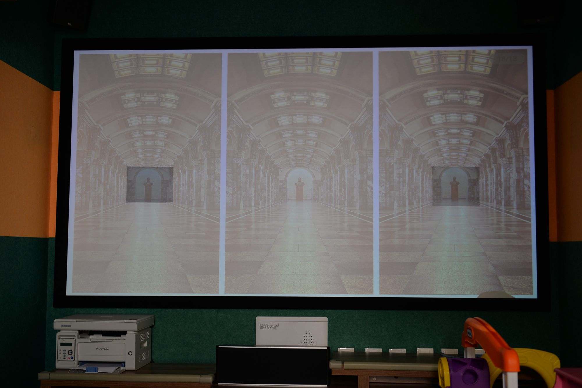 激光投影仪适合用白幕还是灰幕,2000流明投影仪适合白幕还是灰幕