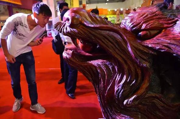 史上最贵的木雕龙标价9.38亿，还有哪些天价文玩你不曾见过？