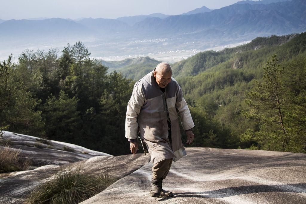 寺庙僧人得了重病怎么办,僧人生病了没钱怎么看病