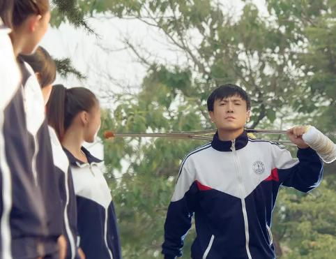 必看的100部经典喜剧电影,2020年底十部顶级震撼的喜剧电影