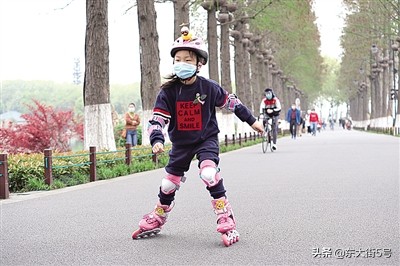 武汉解封:开窗放入大江来