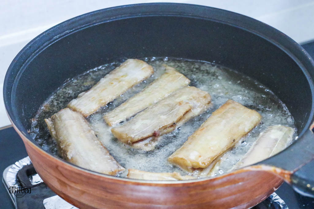 怎么煎冻的带鱼好吃不粘锅,带鱼怎么煎不粘锅不会破不加面粉