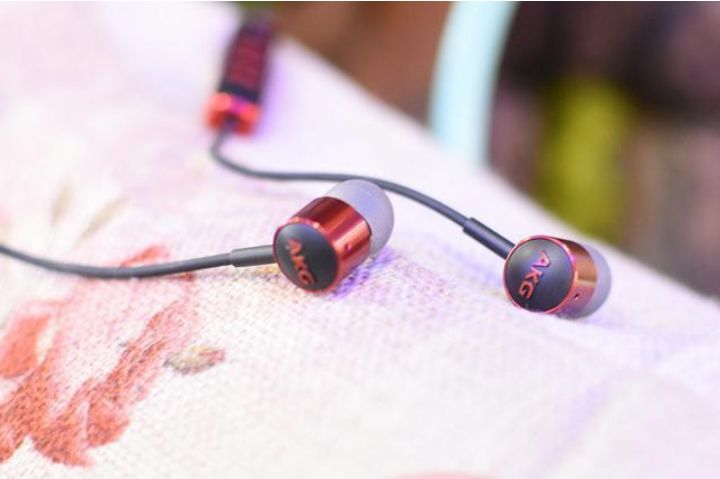 akg经典型号,akgk374耳塞