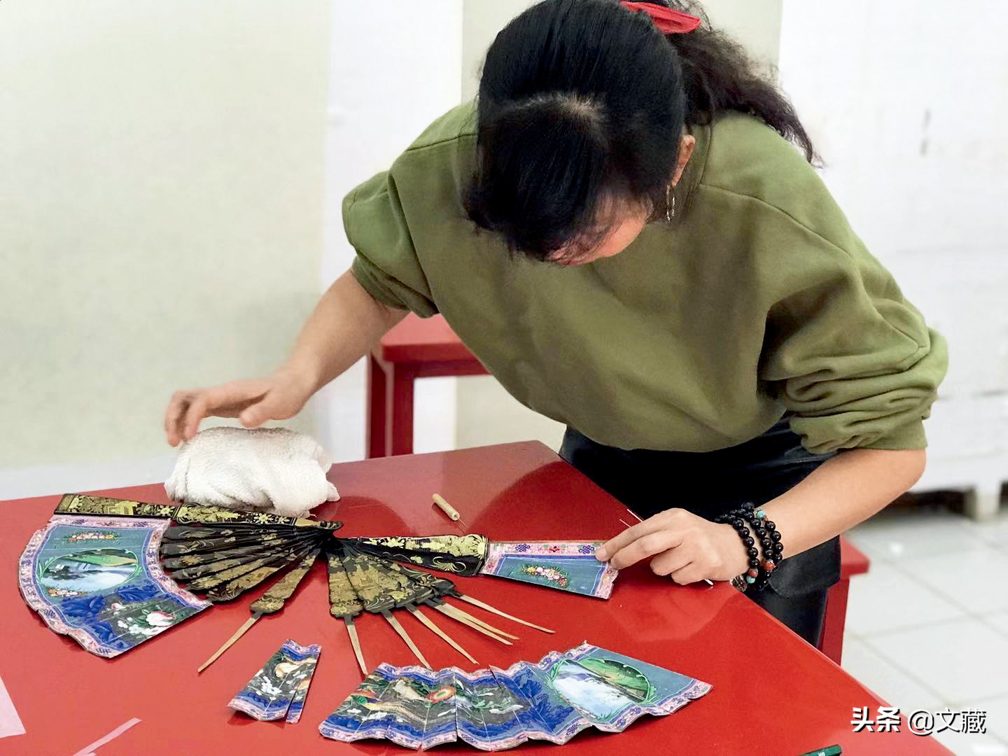 *物文**修复：巧夺天工的外销折扇保护与收藏