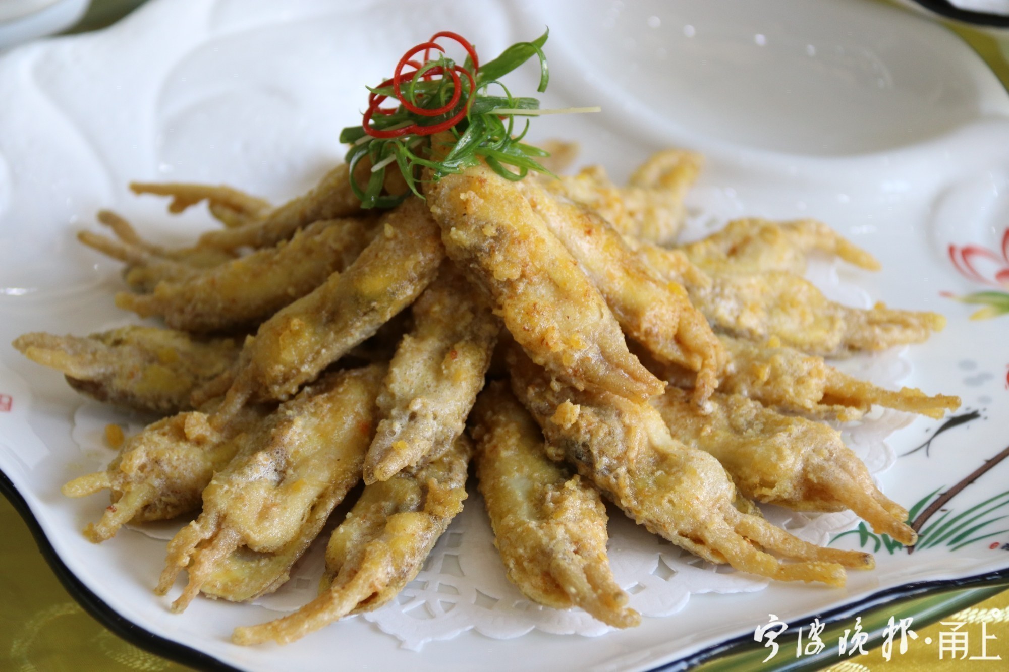 陈晓卿深夜造访宁波，来跟这种小海鲜说再见！传说它是龟兔赛跑后的爱情结晶……