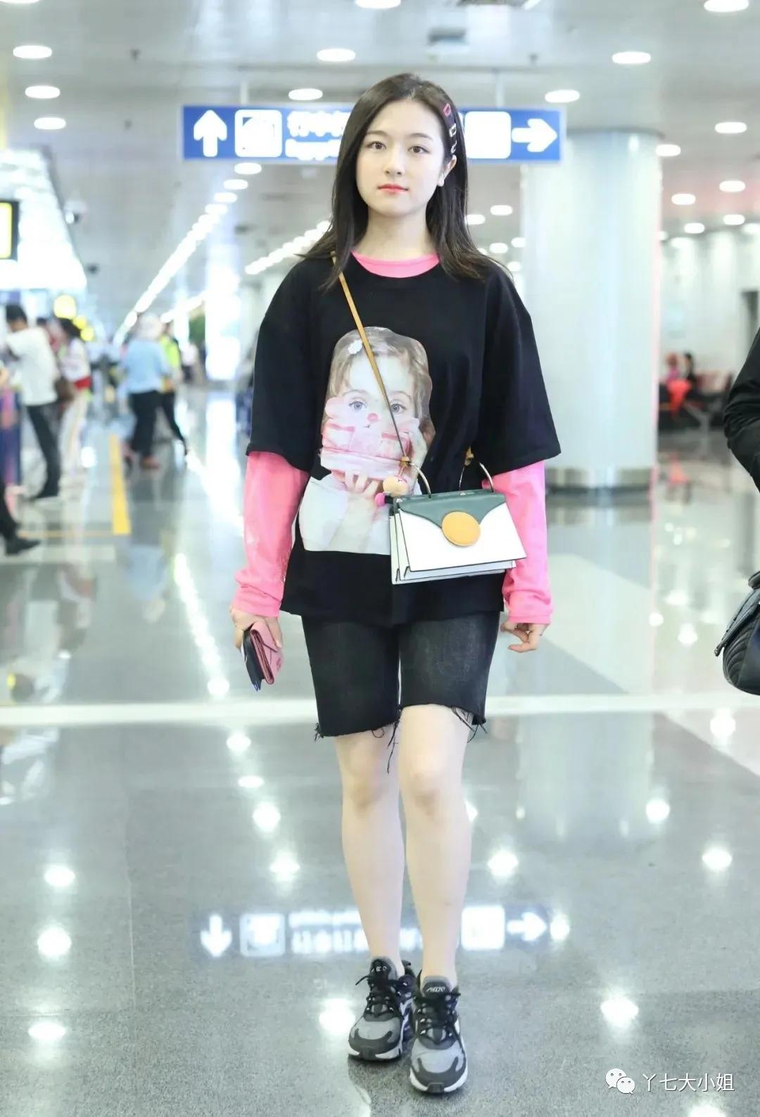 夏季衬衫和t恤叠穿方法,学t恤叠穿混搭法