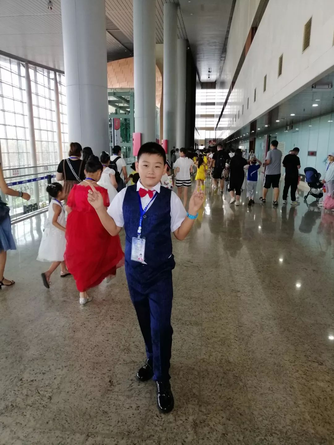 七律二首送瘟神朗读与解析,七律二首送瘟神其二配图