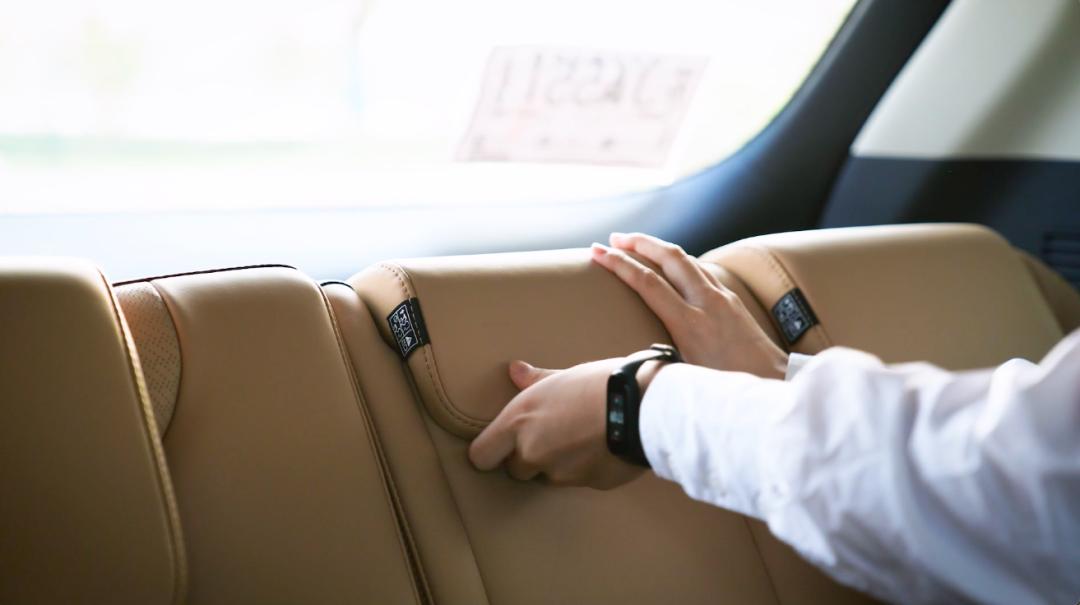 起亚嘉华比库斯途贵,起亚嘉华值不值入手