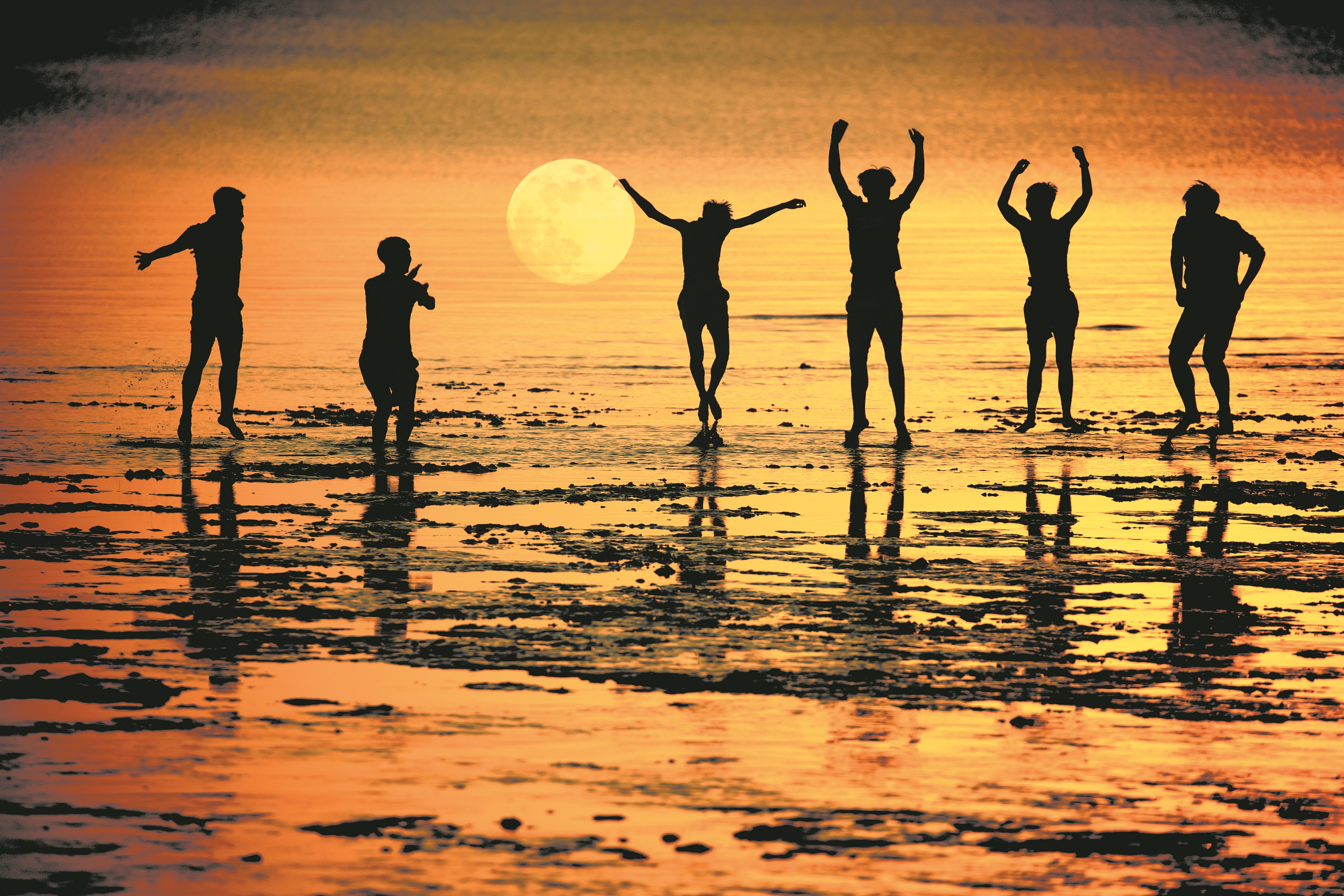 中国大陆唯一可观夕阳坠海的城市,营口是夕阳坠海的城市