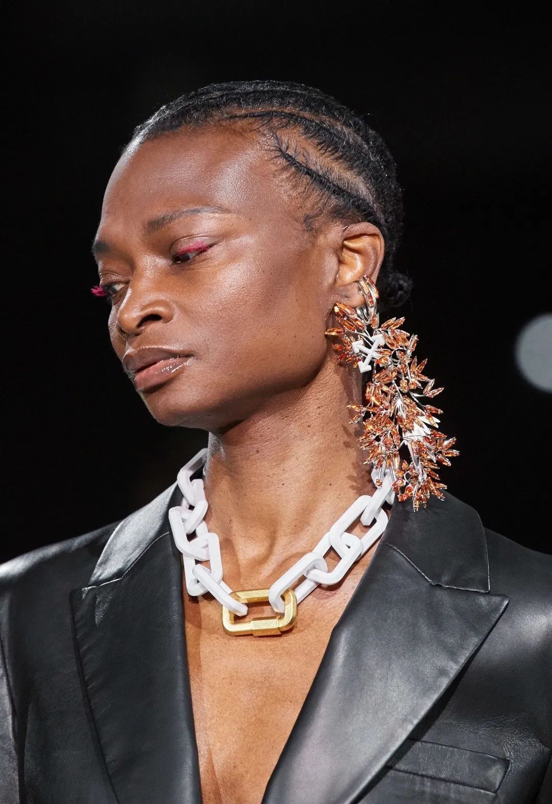 珍珠耳钉优雅永不过时,经典大方的耳钉