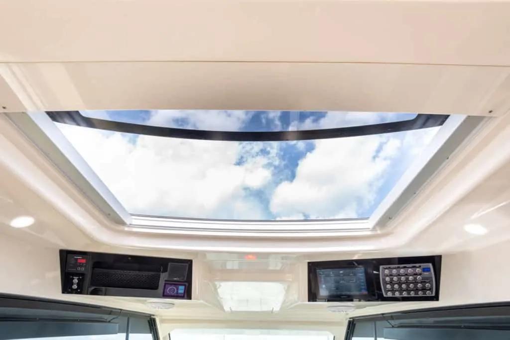 最高航速50节游艇,最高航速70节的空泡艇