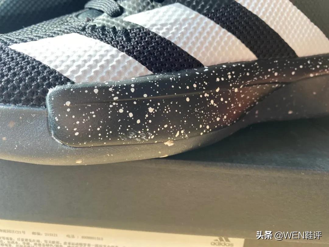 阿迪四百左右慢跑鞋,四百元后卫实战鞋阿迪达斯