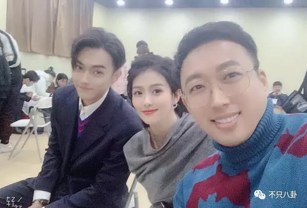 他俩到底分没分？甜蜜恋爱时怎么也没想到现在会撕成这样吧