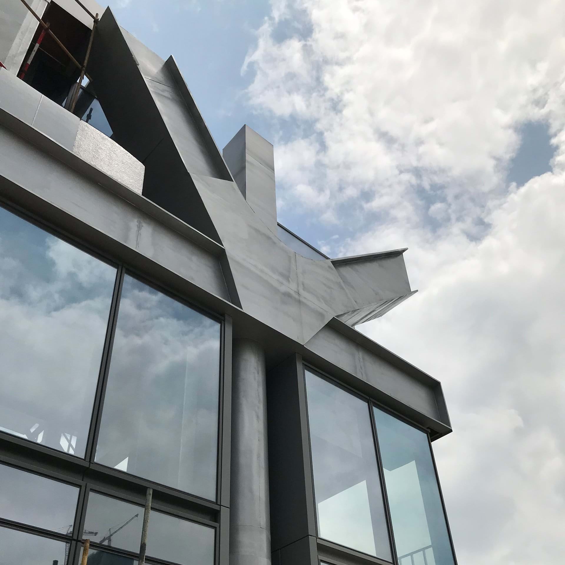 美帝苹果给不了的存在感，诺曼·福斯特在中国建筑市场找到了吗？