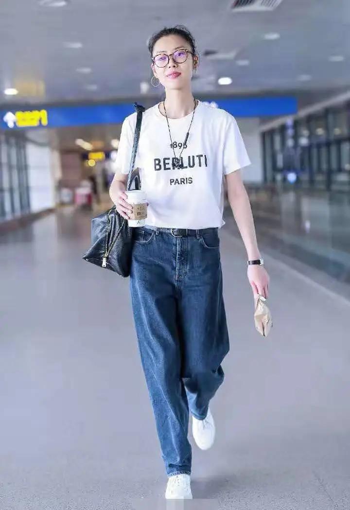 白t恤怎么穿出高级感,高级白t恤