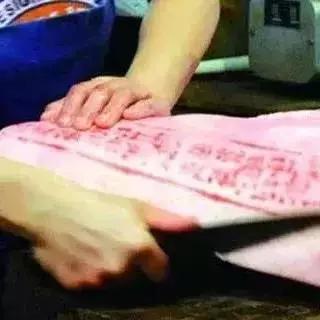 猪肉为什么盖章有蓝章,为什么猪肉都有印章