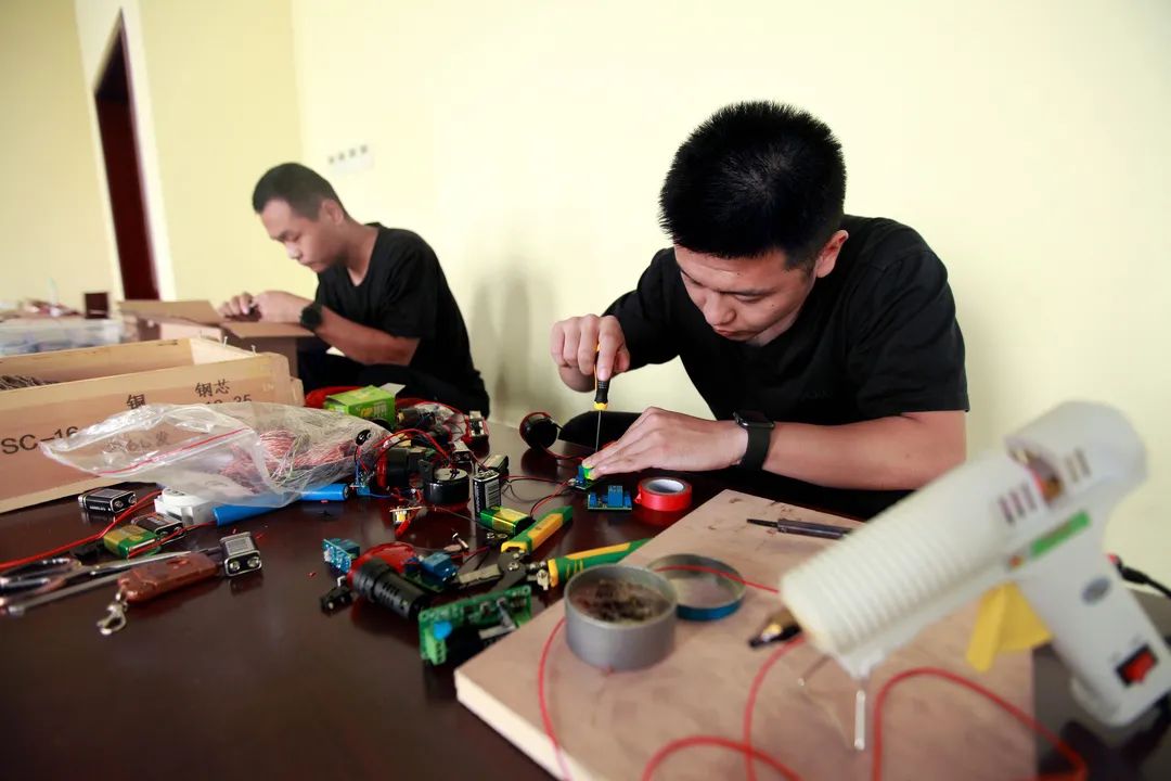 拆弹专家如何练成,真正的拆弹专家视频