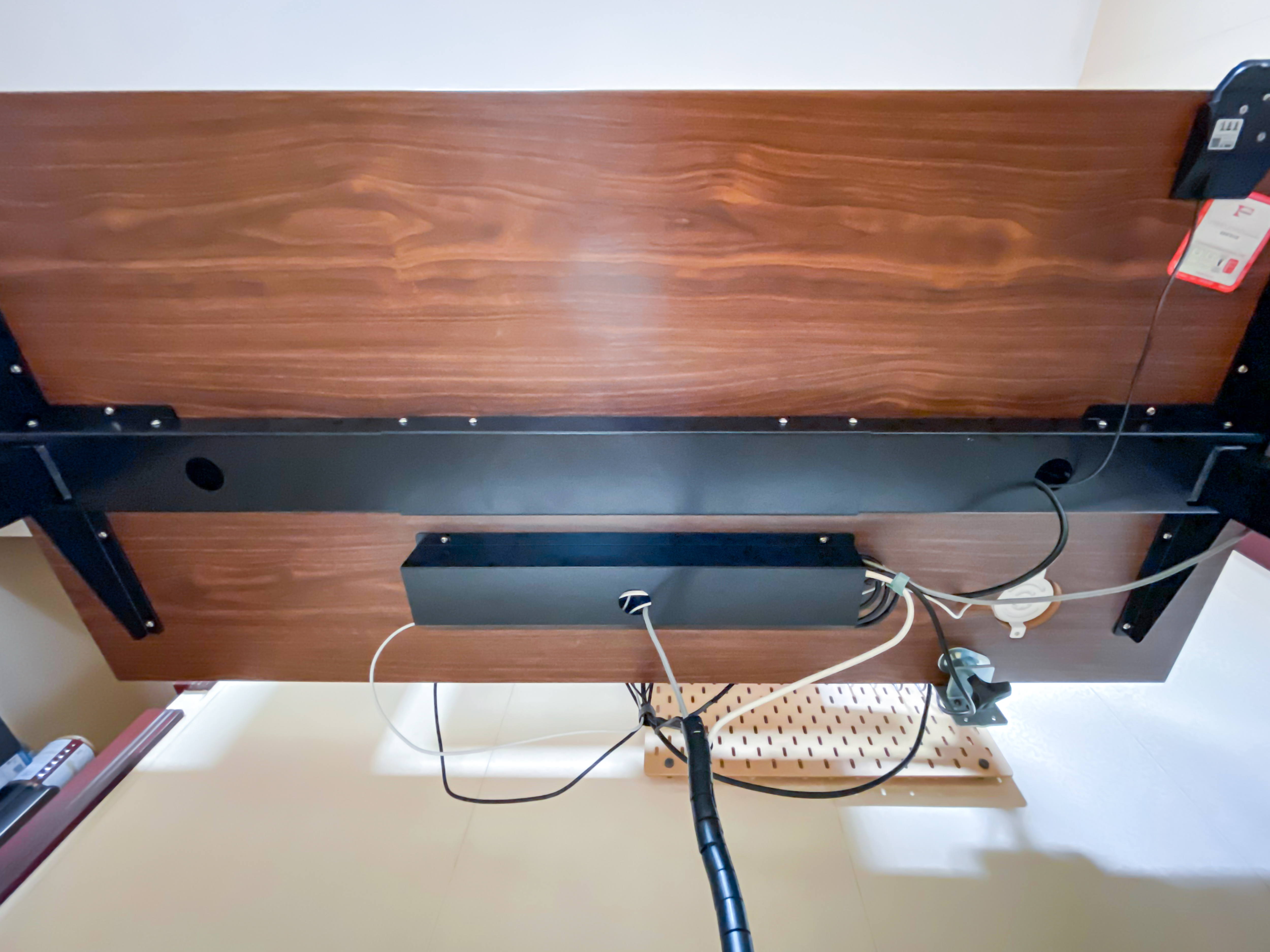 怎样买电动升降桌划算,电动升降桌如何选板材