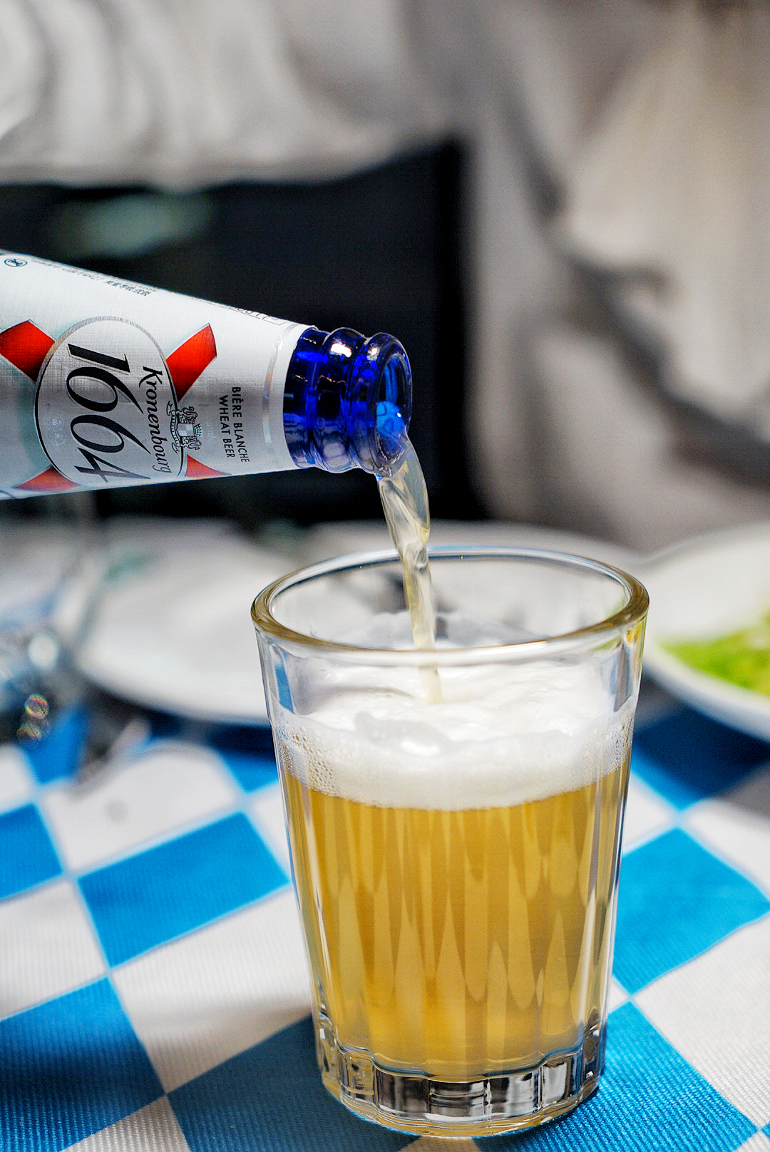 花式喝啤酒的正确方法,啤酒最流行喝法视频教程