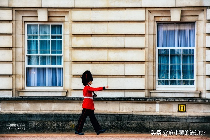 白金汉宫是英国的,英国王室齐聚哀悼女王白金汉宫