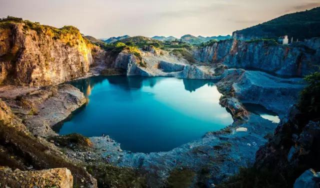 矿坑改造最美公园,矿坑改造湿地公园视频