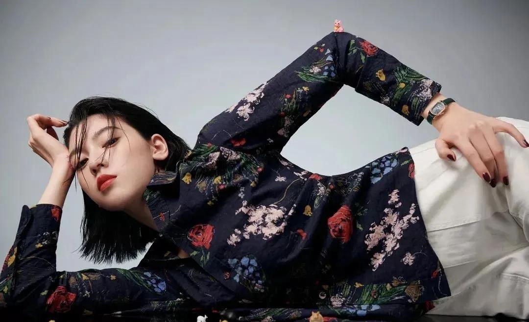 送这被夸有品位！三吉彩花同款腕表，女友戴了爱不释手