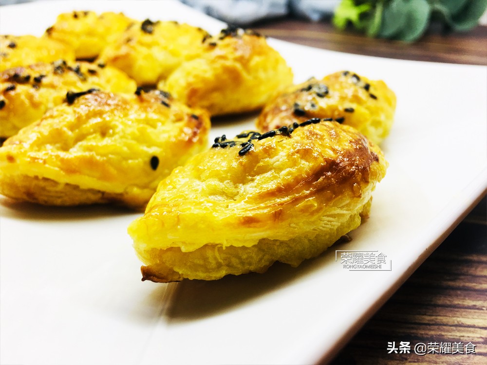 两分钟教你在家做榴莲酥简单易学,榴莲酥超简单的做法视频