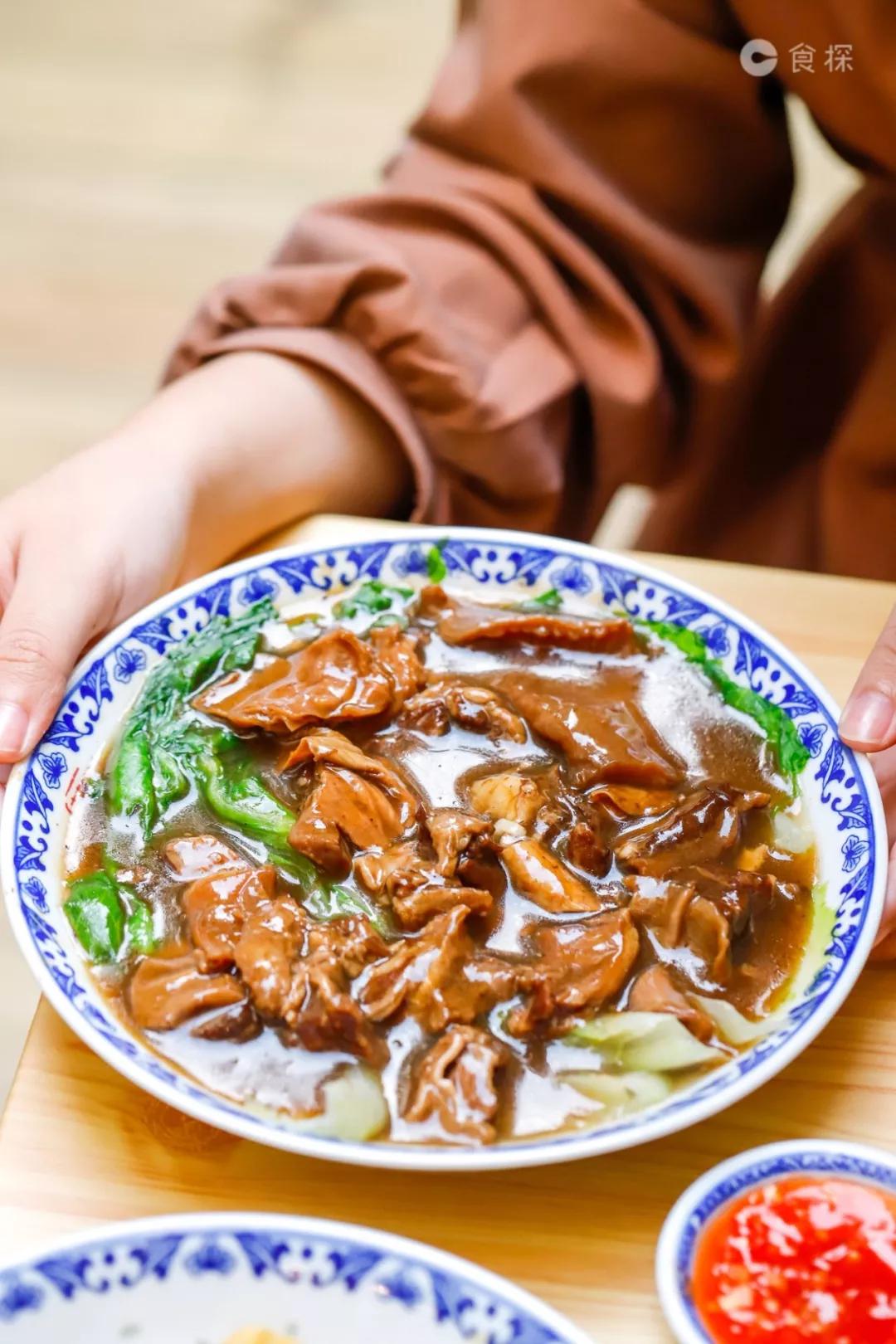 开在老居民楼里的火锅店,开在居民楼下的地道老火锅