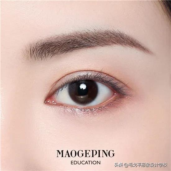 男爱豆教科书式眼妆大法,放大眼睛眼妆教程教科书
