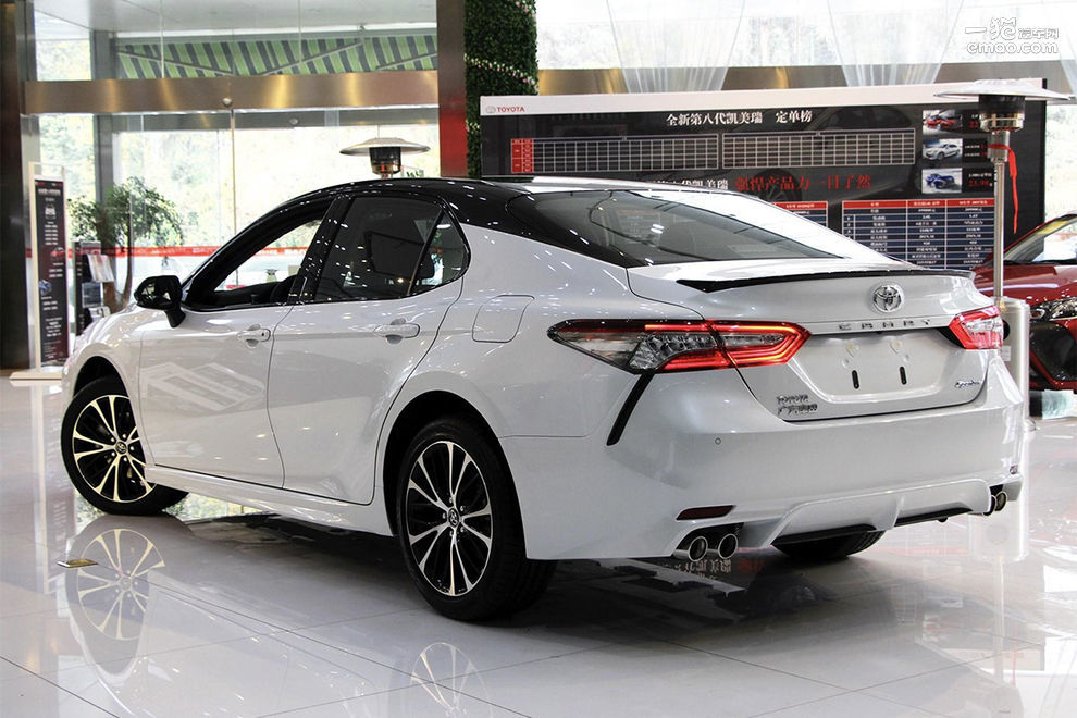 凯美瑞2.0和雅阁1.5t哪个更值得买,最新本田雅阁vs最新丰田凯美瑞