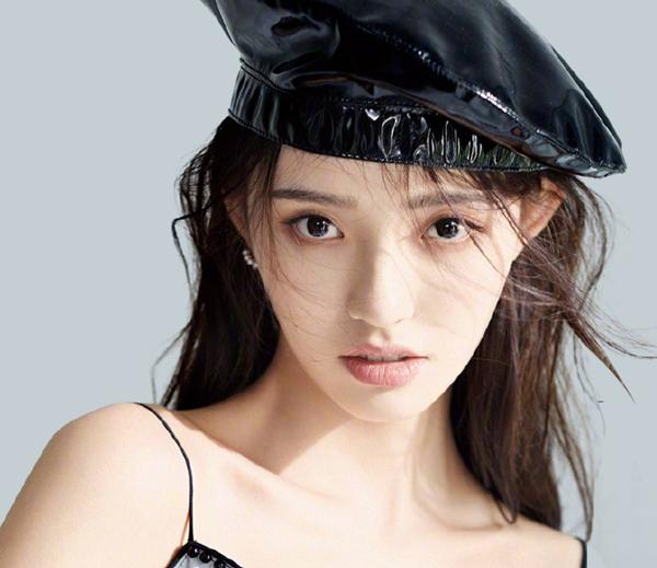 冬天正确戴帽子的方式,秋冬怎么戴帽子好看