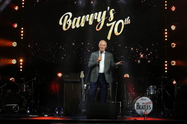 体育赛事追光者巴里·赫恩：抗疫复工之路披荆斩棘