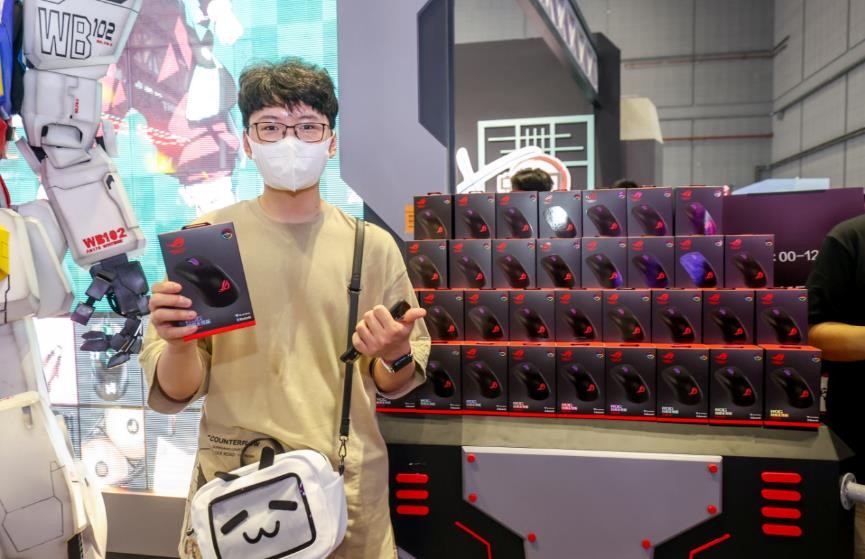 梦幻联动二次元狂欢ROG信仰星球空降BW2021