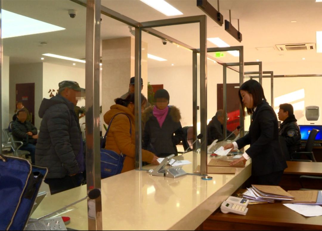 煤气罐爆炸损坏的车辆谁赔偿,燃气爆炸损失个人赔不起怎么办