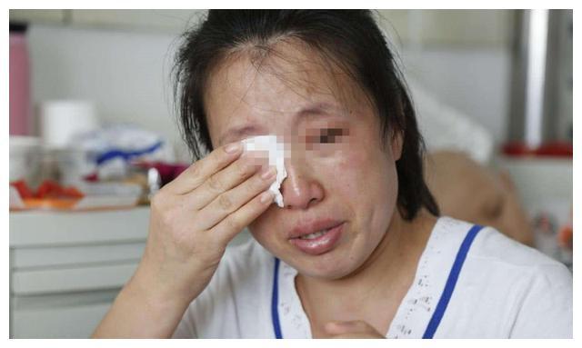 2岁儿子总撅“金鱼嘴”，妈妈还夸可爱，奶奶却抱起宝宝直奔医院