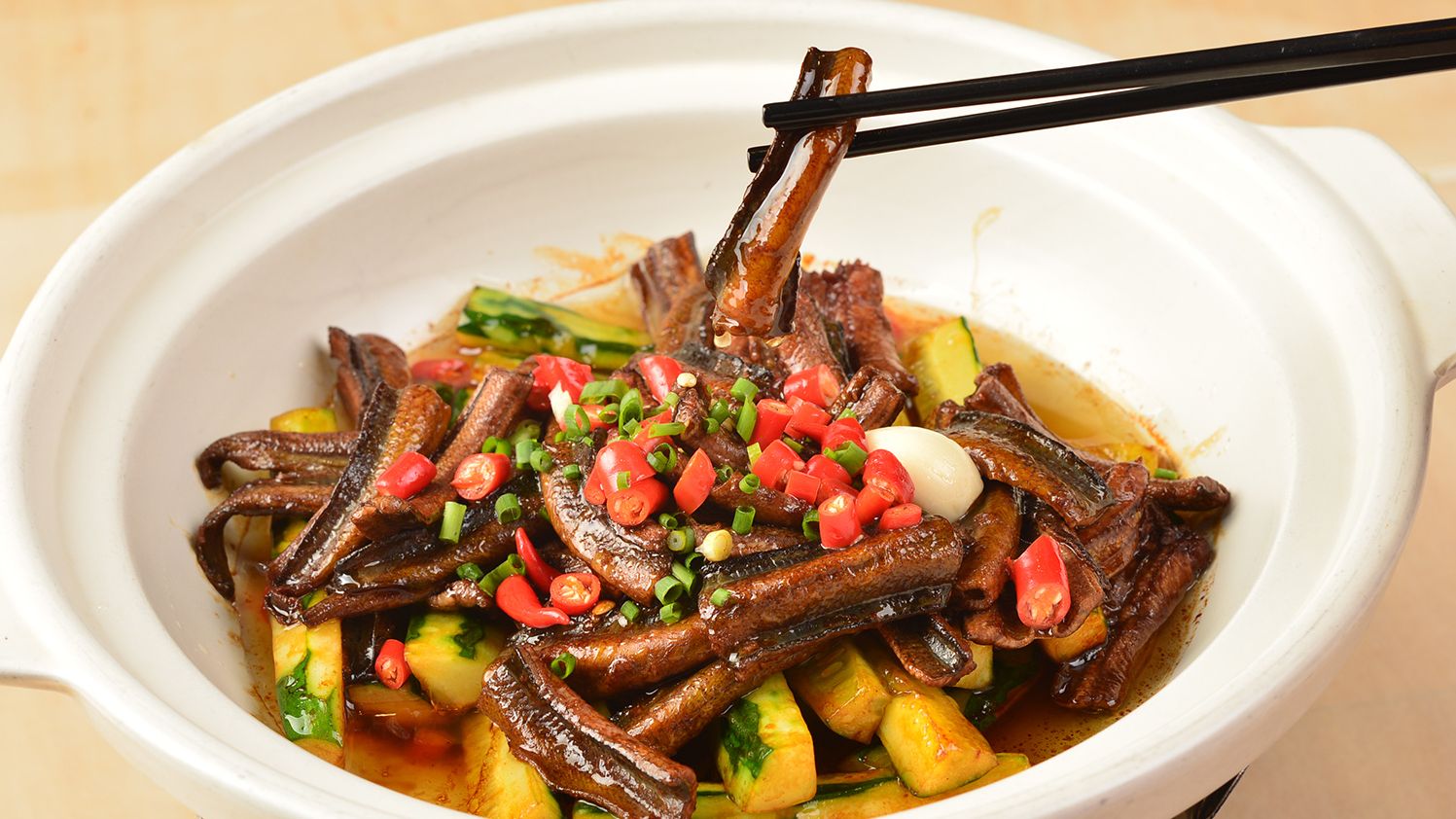 浜洪棿澶╁爞姹熻嫃,浜洪棿浠欏姹熷崡姘翠埂椋庢櫙