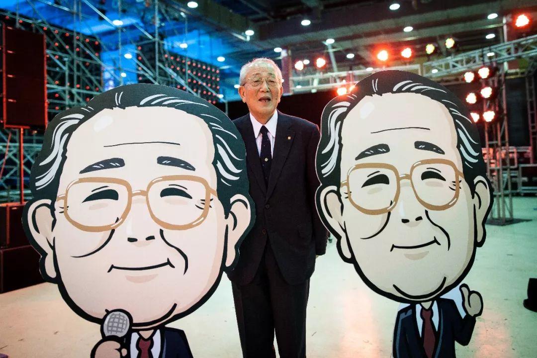 讨厌当下的工作,稻盛和夫想摆脱底层记住四个忠告