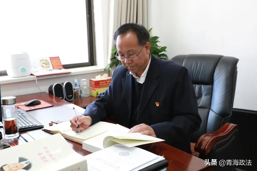 防控疫情教育系统个人先进事迹,榜样在身边关于疫情