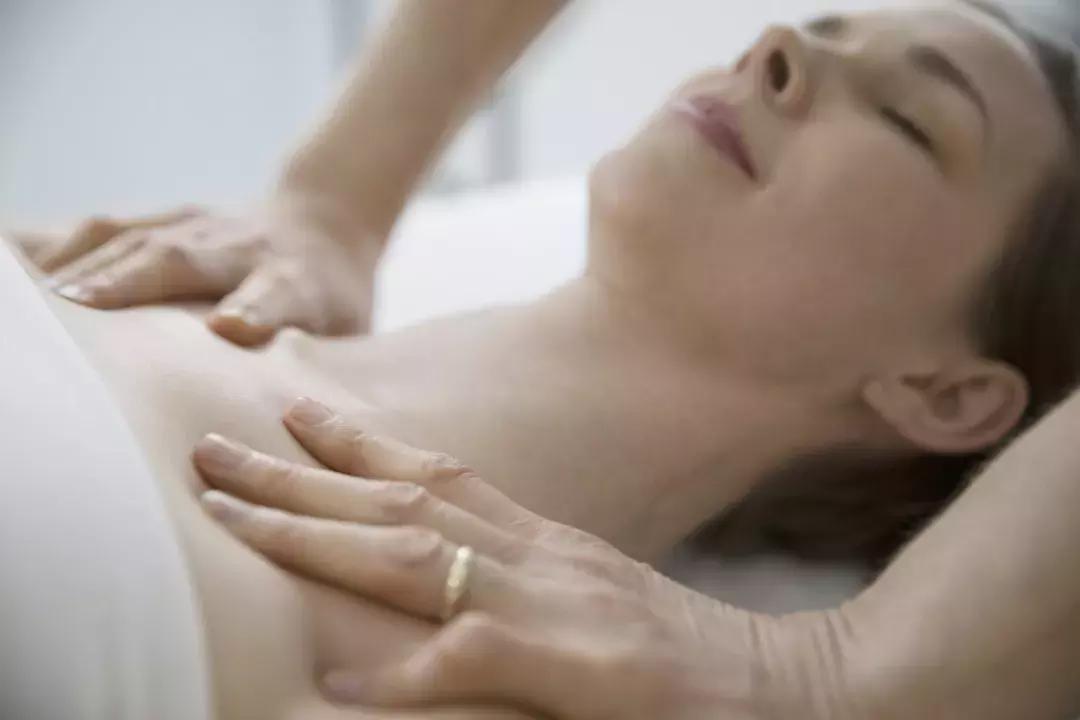 咳嗽怎么治都还是治不好,咳嗽厉害怎么办按摩穴位