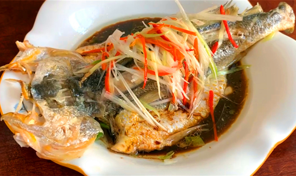 清蒸鱼不用放盐放生抽可以不,清蒸鱼时放盐还是放生抽