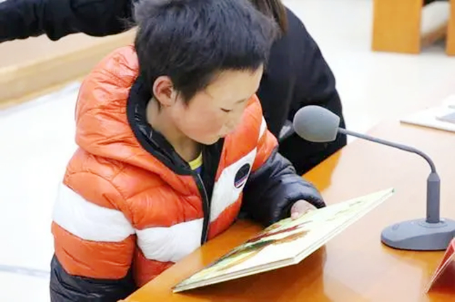 还记得惊动省长的“冰花男孩”吗？如今他怎样了？