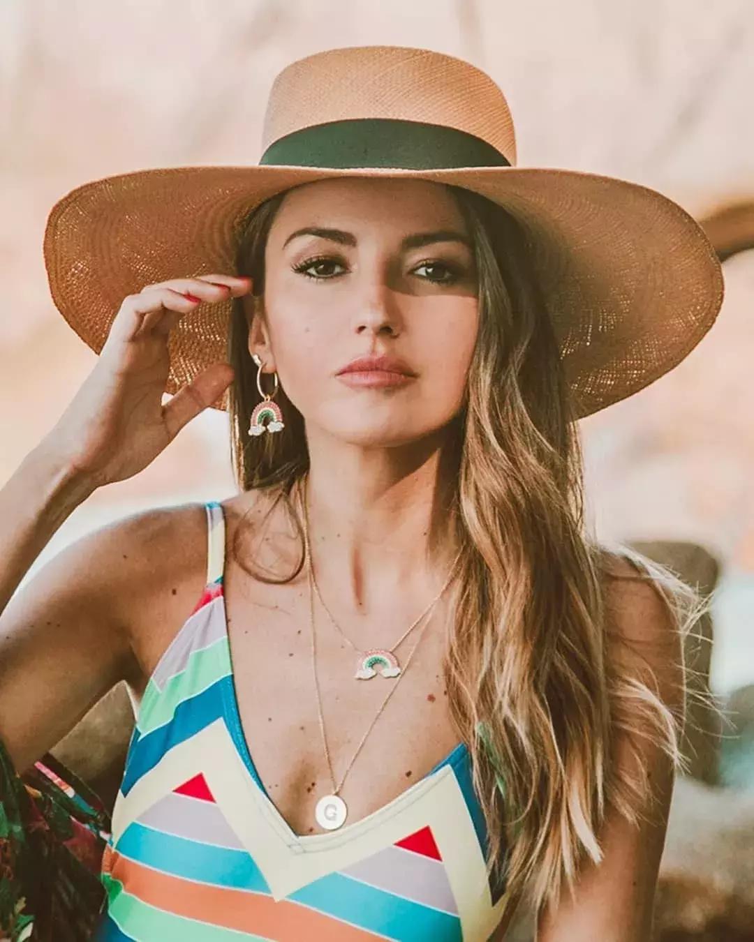 娜扎脖子戴什么,娜扎葫芦项链