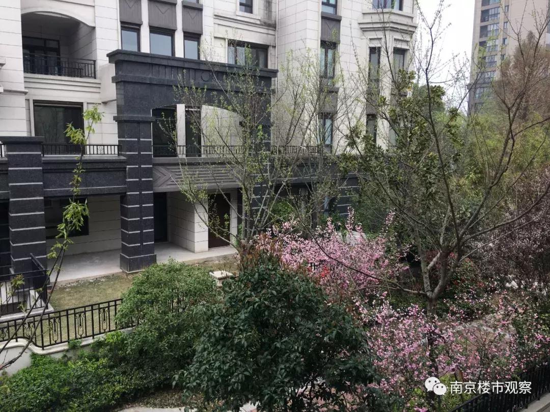 10盘迎来交付大考，实景谍照流出！这品质…