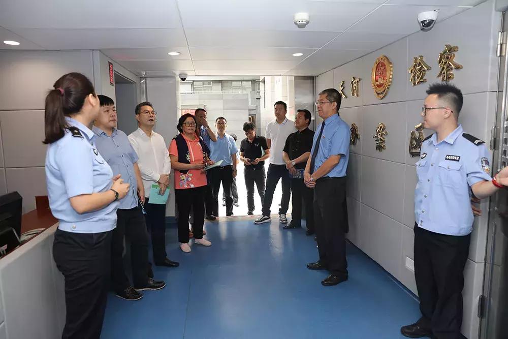 民营企业家组团打卡检察院,民营企业家走进检察机关共商发展